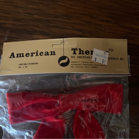 Vintage Christmas Holiday Decor Bundle Red Bows Santa’s - Picture 9 of 14